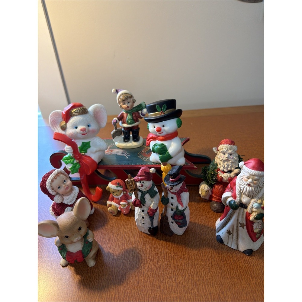 Vtg Lot Od Small Christmas Figurines, Trinkets, Stocking Hangers, Santas